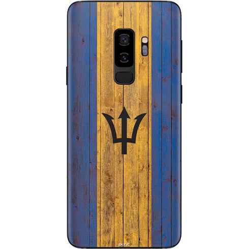 Barbados Flag Dark Wood Galaxy S9 Plus Skin
